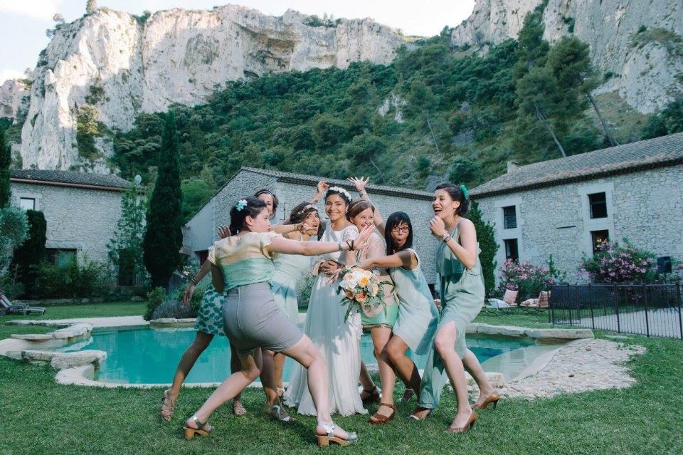 Mariée et ses demoiselles d'honneur