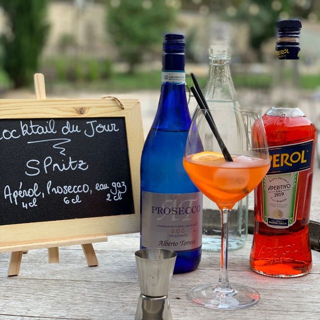 Vin rosé bouteille ardoise