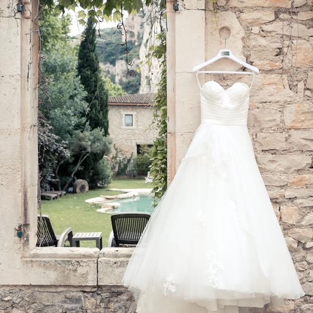 Robe de mariée mur en pierre